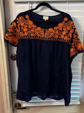 LAYERZ EMBROIDERED TOP 3x